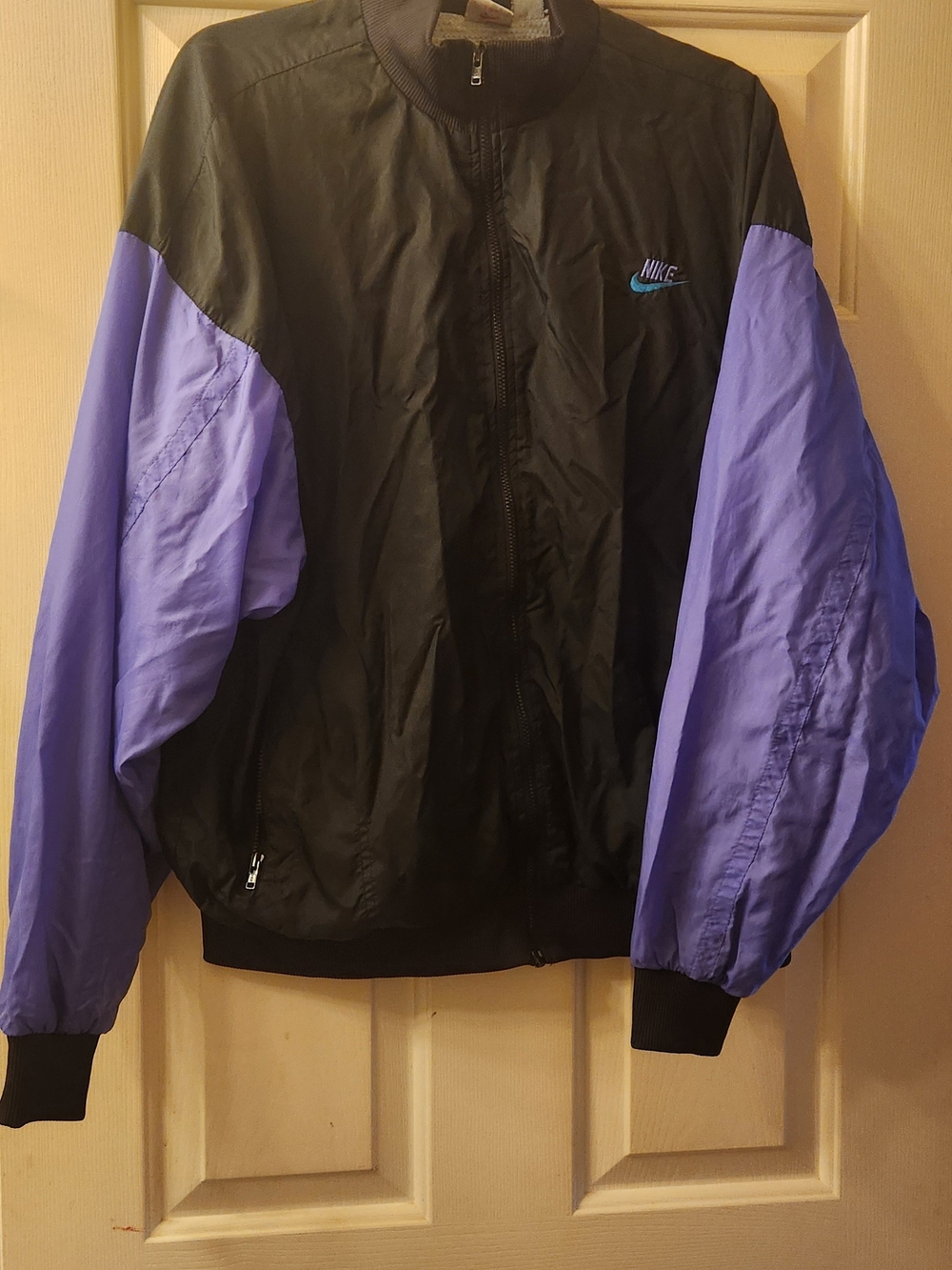 Nike Men’s Black and Purple Colorblock Windbreaker